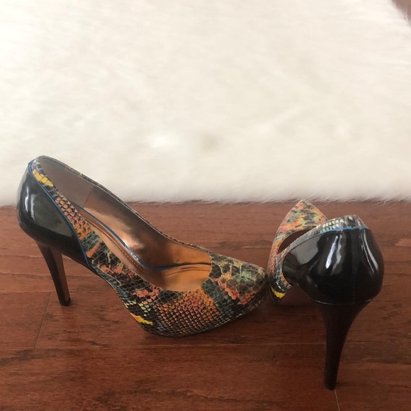 BCBG Pumps - Picture 5 of 8